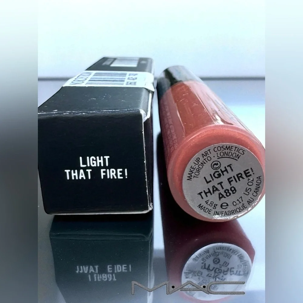 MAC LIGHT THAT FIRE! LIPGLASS. NEW IN BOX. LIMITED EDITION.